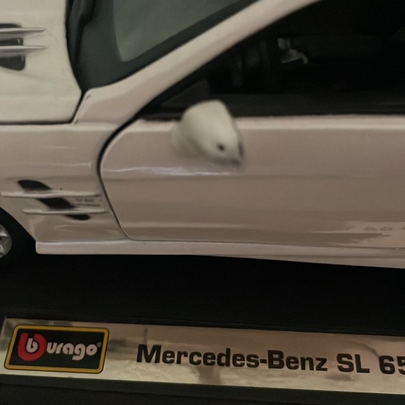 White Mercedes-Benz model SL 65 AMG GUC Arbonne - Picture 7 of 13